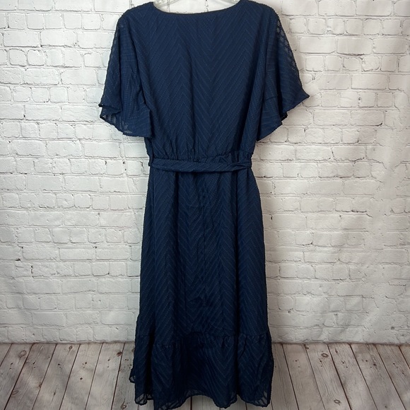 BloomChic Navy Geometric Mesh Ruffle Sleeve Pocket Wrap Dress Plus Size 1X - Picture 10 of 10